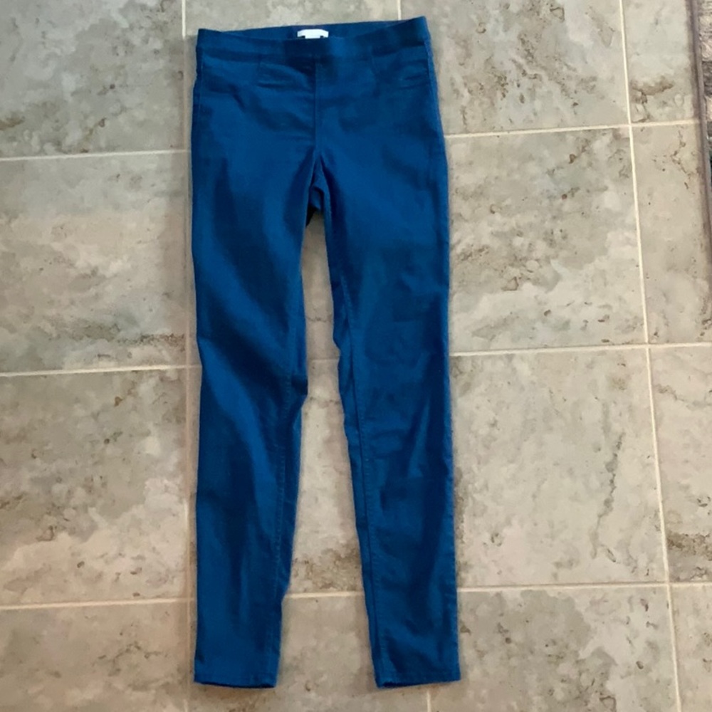 Skinny pants size 6 (fit more like a size 2)
